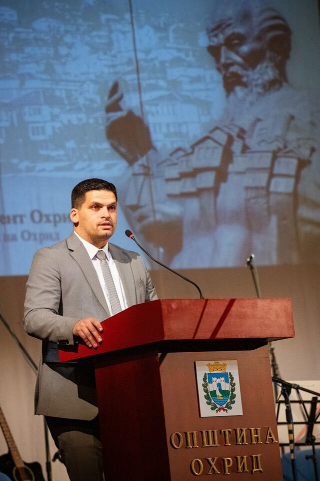 Пецаков: „Сѐ уште е рано за политички разговори и најави за претстојните локални избори. За мене е најважно граѓаните да бидат задоволни од работењето на оваа локална власт.“ Пецаков: „Сѐ уште е рано за политички разговори и најави за претстојните локални избори. За мене е најважно граѓаните да бидат задоволни од работењето на оваа локална власт.“