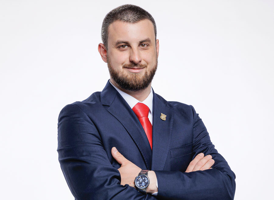 М-р Љупчо Миленковски, асистент на Универзитетот Скопје. М-р Љупчо Миленковски, асистент на Универзитетот Скопје.