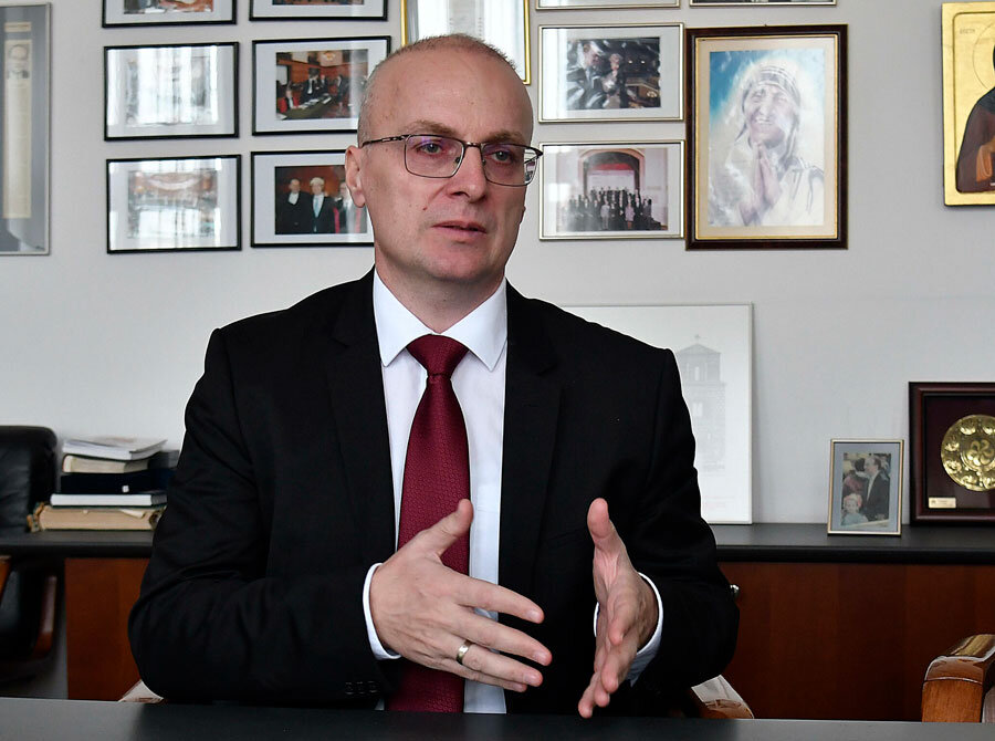 Милошоски: ,,За да се смени нешто, потребна е смена на власта.” | Извор: zurnal.mk Милошоски: ,,За да се смени нешто, потребна е смена на власта.” | Извор: zurnal.mk