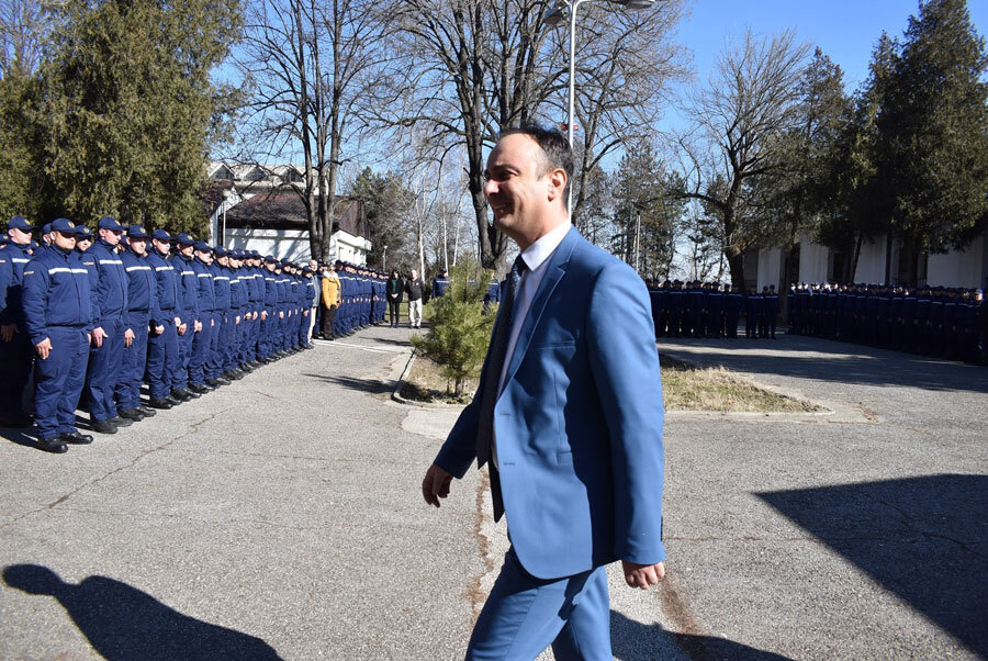 Чулев: „За жал, од институција со меѓународен кредибилитет и реноме, МВР стана орган со сериозен кадровски недостиг што не може да испорача сигурност и безбедност за граѓаните.“ Чулев: „За жал, од институција со меѓународен кредибилитет и реноме, МВР стана орган со сериозен кадровски недостиг што не може да испорача сигурност и безбедност за граѓаните.“