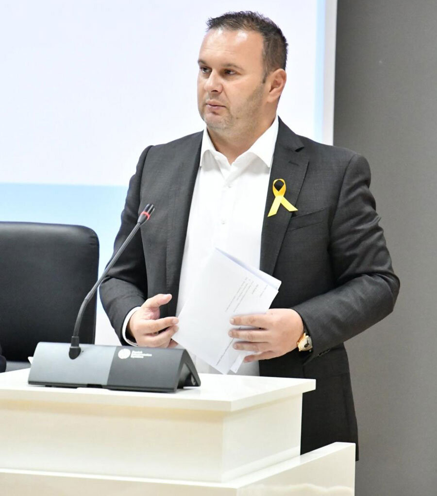 Љубиша Ќосиќ, градоначалник на Источно Сараево. Љубиша Ќосиќ, градоначалник на Источно Сараево.