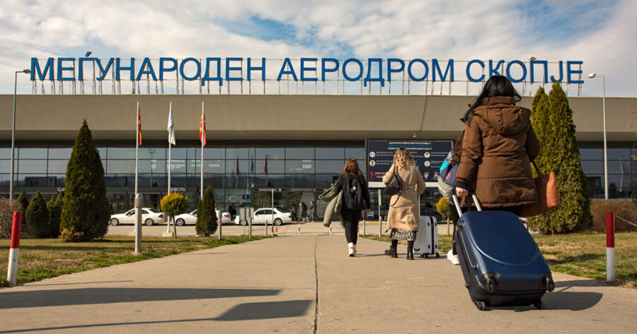 Две третини од младите едвај чекаат шанса да си заминат бидејќи се незадоволни од образованието. | Извор: fokus.mk Две третини од младите едвај чекаат шанса да си заминат бидејќи се незадоволни од образованието. | Извор: fokus.mk