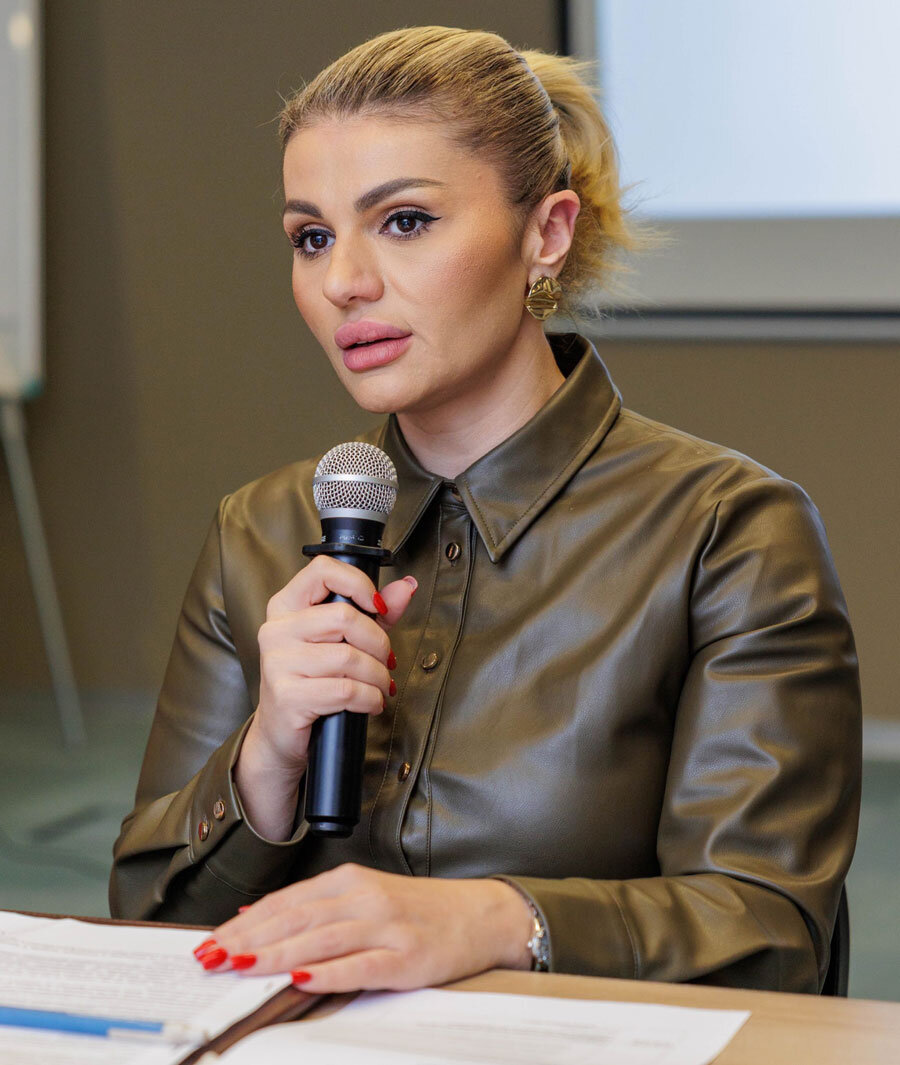 Трајков: „Мојата цел е да создадам генерација која ќе верува во позитивни промени, која ќе знае како да ги постигне и која ќе биде подготвена да ја понесе нашата земја напред со посветеност, интегритет и позитивна енергија.“ Трајков: „Мојата цел е да создадам генерација која ќе верува во позитивни промени, која ќе знае како да ги постигне и која ќе биде подготвена да ја понесе нашата земја напред со посветеност, интегритет и позитивна енергија.“