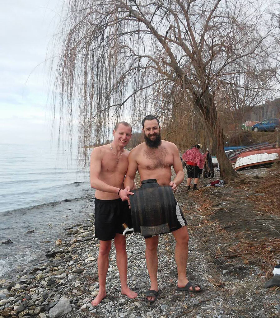 Фаќање буре во Пештани. Фаќање буре во Пештани.