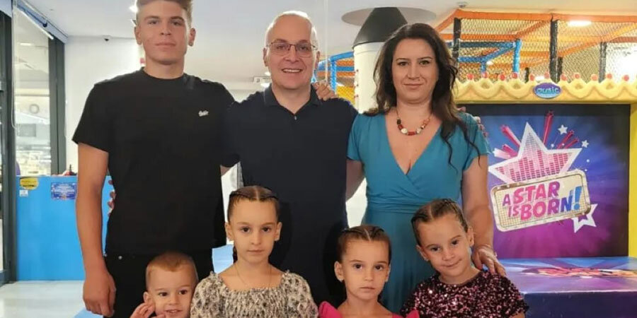 Милошоски: „Пет деца се како пет прсти на раката. Секој е потребен, секој е ценет.“ Милошоски: „Пет деца се како пет прсти на раката. Секој е потребен, секој е ценет.“